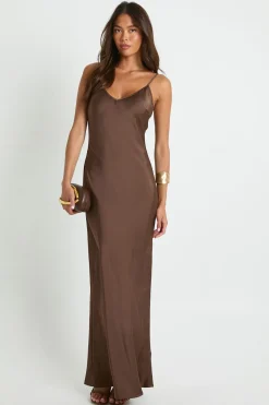 boohoo Robe Longue Colonne en Satin Style Nuisette<Femme Looks Chocolat|Satin Et Dentelle