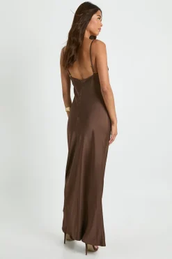 boohoo Robe Longue Colonne en Satin Style Nuisette<Femme Looks Chocolat|Satin Et Dentelle