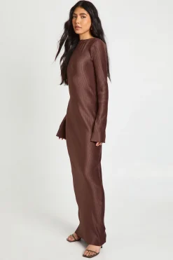 boohoo Robe Longue Colonne à Manches Évasées en Plissé Tall<Femme Looks Chocolat|Robes À Manches Longues