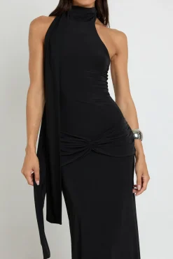 Robe Longue Colonne Taille Haute Avec Col Montant Et Détail Foulard Drapé À La Taille