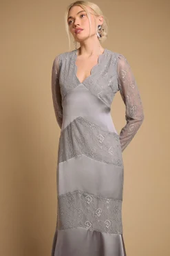 Robe Longue Col V Mélange Satin Dentelle