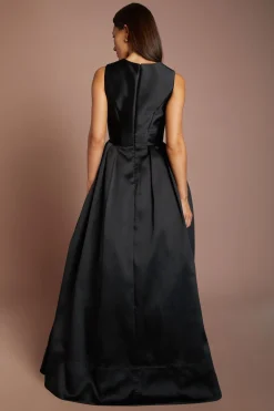 Robe Longue À Corsage Corseté Et Jupe Ample