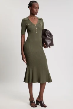 Robe Longue Côtelée À Col Et Finitions Militaires