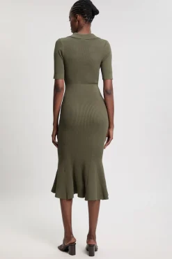 Robe Longue Côtelée À Col Et Finitions Militaires