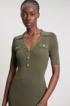 Robe Longue Côtelée À Col Et Finitions Militaires