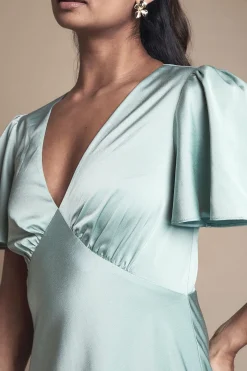 Robe Longue De Demoiselle D'honneur À Décolleté Plongeant Et Manches Évasées