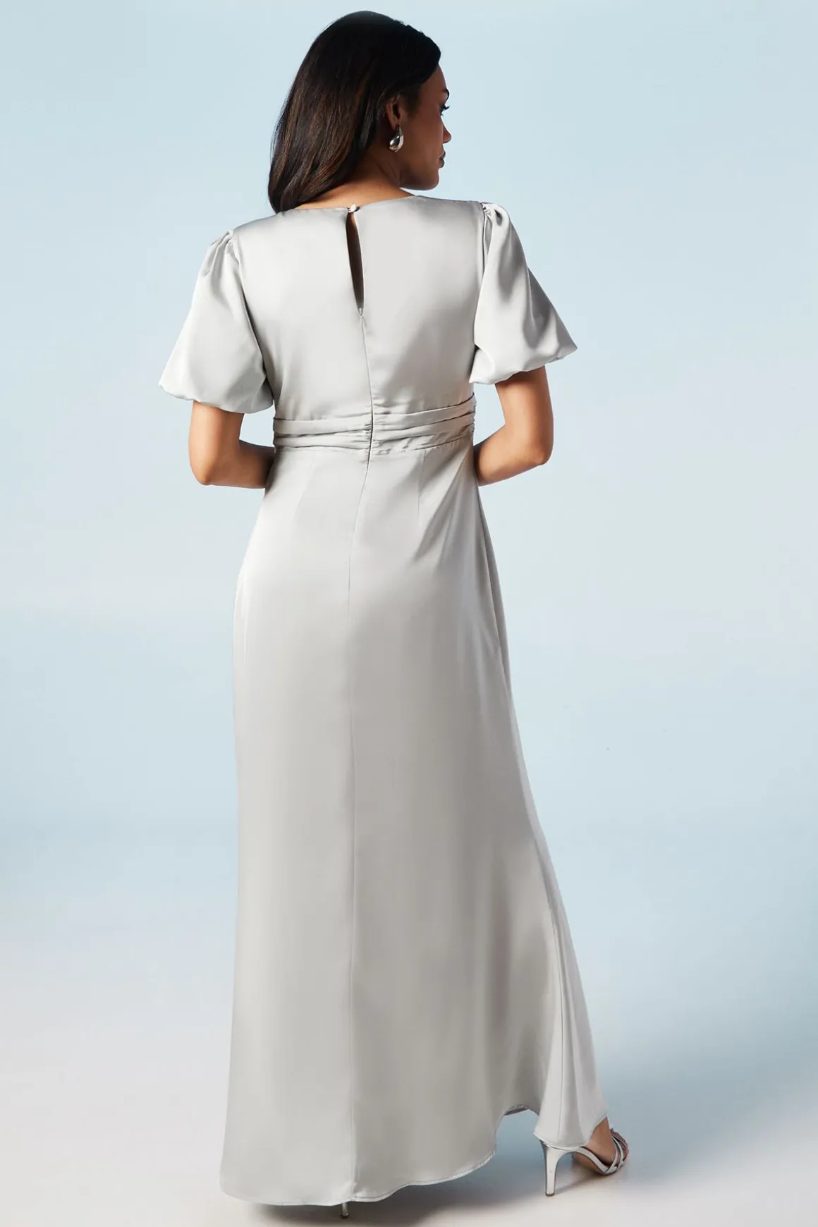 Robe Longue de Demoiselle d'Honneur en Satin avec Manches Bouffantes et Détail Torsadé