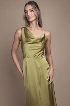Robe Longue de Demoiselle d'Honneur à Col Bénitier et Bretelles