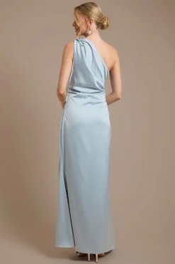 Robe Longue De Demoiselle D'honneur En Satin Bleu Clair À Une Épaule Avec Détails Froncés Sur Le Côté