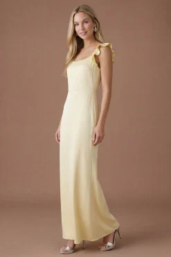 Robe Longue De Demoiselle D'honneur En Satin Jaune Beurre À Encolure Carrée À Volants