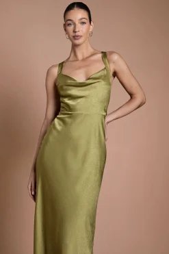 Robe Longue De Demoiselle D'honneur En Satin Olive Avec Bretelles Croisées Et Dos Noué