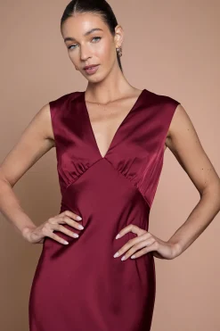 Oasis Robe Longue De Demoiselle D'honneur En Satin Bordeaux Avec Dos Ouvert<Femme Robes Demoiselles D'Honneur|Satin Et Dentelle
