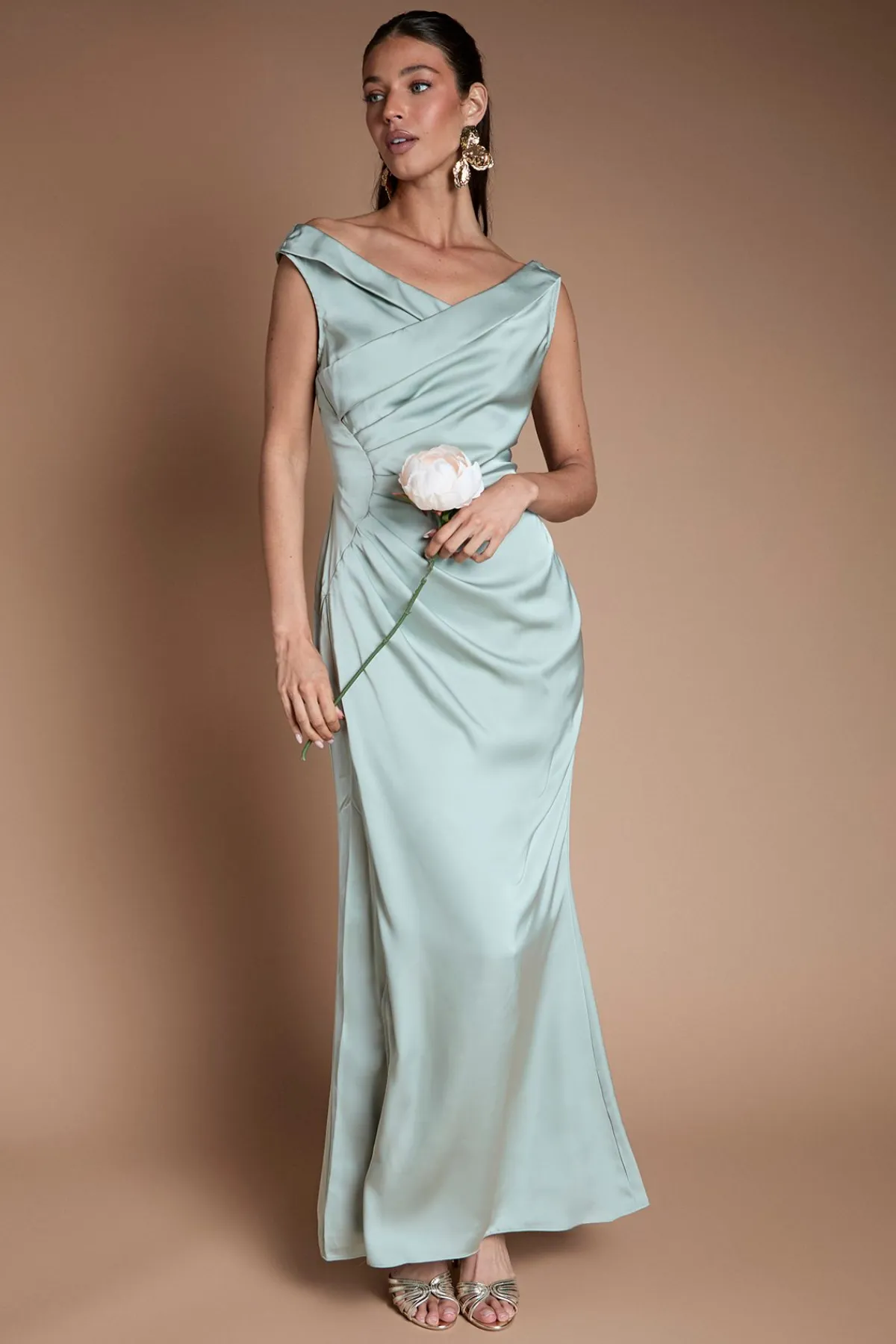 Coast Robe Longue De Demoiselle D'honneur En Satin À Épaules Dénudées Avec Détail Froncé À La Taille<Femme Robes Demoiselles D'Honneur|Satin Et Dentelle