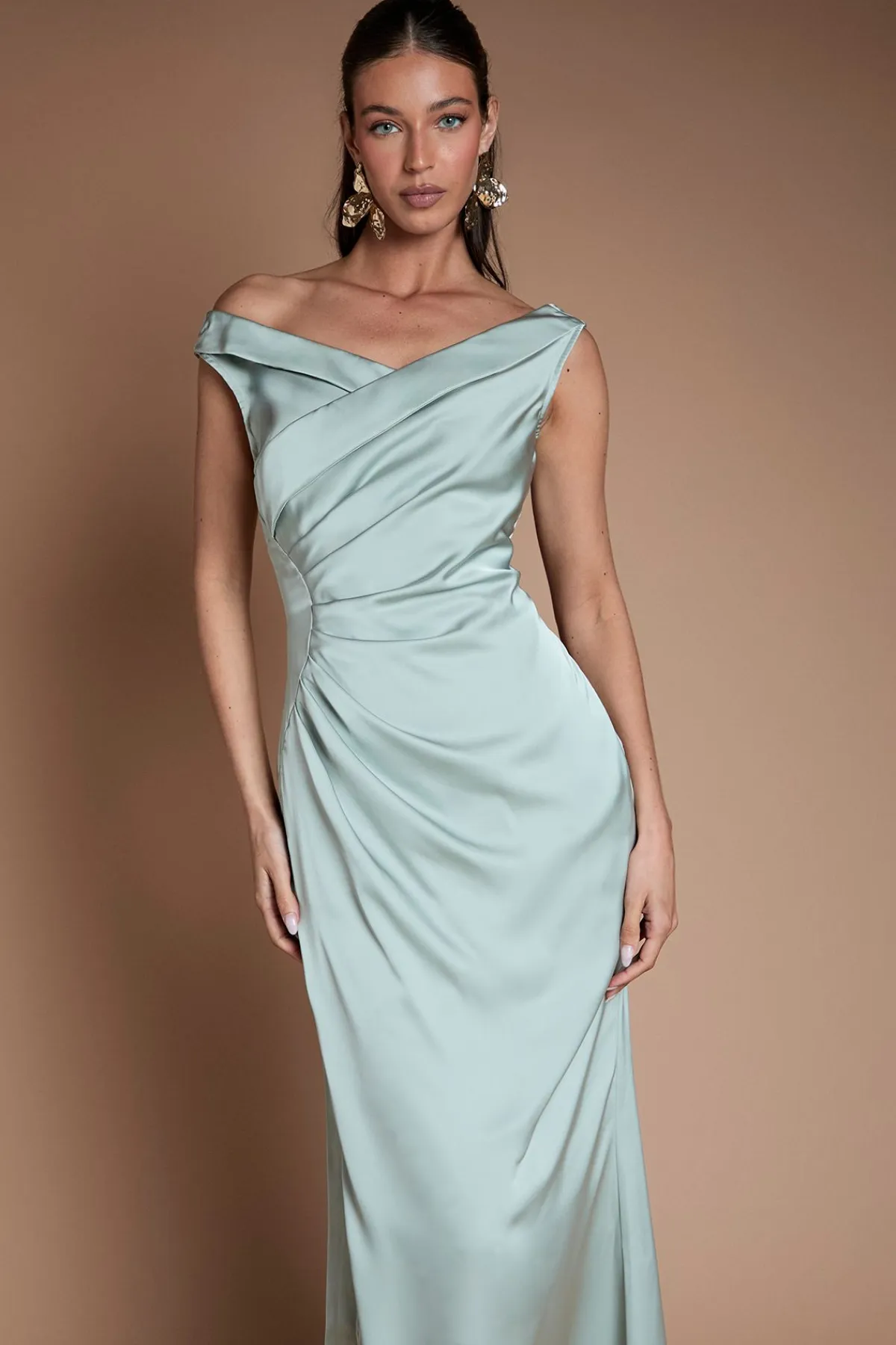 Coast Robe Longue De Demoiselle D'honneur En Satin À Épaules Dénudées Avec Détail Froncé À La Taille<Femme Robes Demoiselles D'Honneur|Satin Et Dentelle