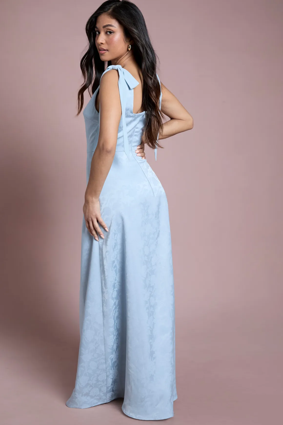 Robe Longue De Demoiselle D'honneur Petite Taille Bleu Clair Encolure Carrée Mousseline Épaules À Nouer Jacquard Satiné