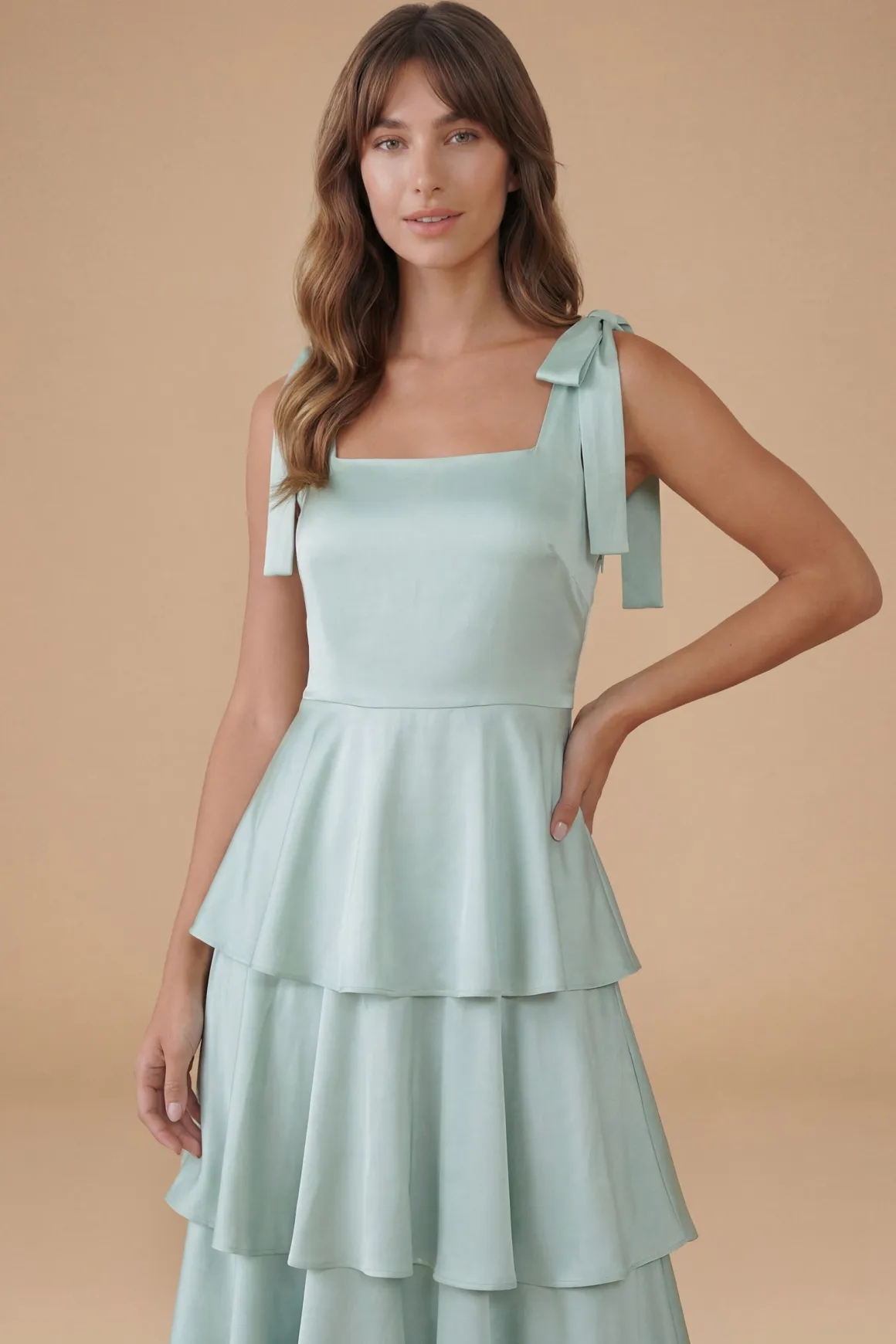 Robe Longue De Demoiselle D'honneur En Satin Avec Liens Aux Épaules