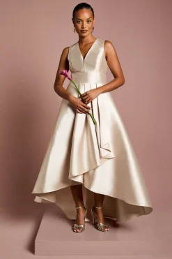 Coast Robe Longue de Demoiselle d'Honneur Honoured Petite Sans Manches à Décolleté Plongeant et Jupe Cascade en Sergé<Femme Toutes Les Robes|Robes Demoiselles D'Honneur