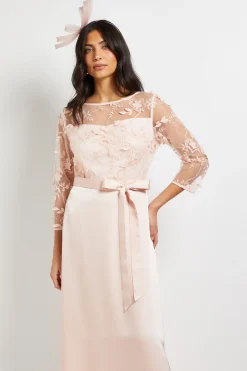 Robe Longue d'Occasion en Satin avec Superposition de Mesh