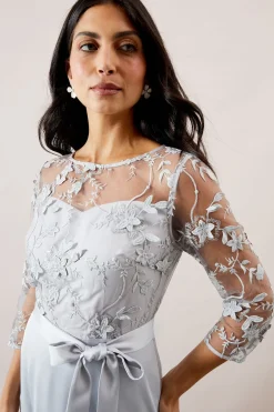 Robe Longue d'Occasion en Satin avec Superposition de Tulle