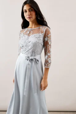 Robe Longue d'Occasion en Satin avec Superposition de Tulle