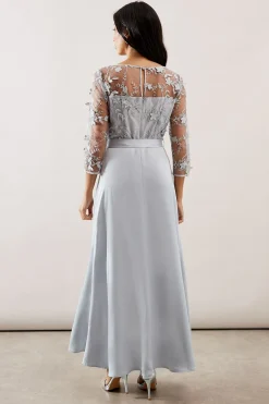 Robe Longue d'Occasion en Satin avec Superposition de Tulle