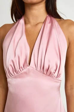 Robe Longue Dos Nu En Satin Plissé
