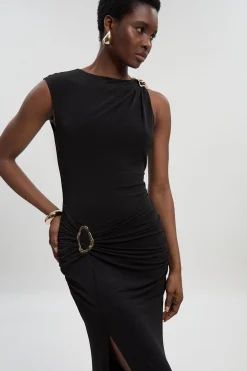 Robe Longue Drapée en Crêpe avec Détails Froncés et Finitions