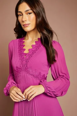 Coast Robe Longue À Détails Plissés Et Finitions En Dentelle<Femme Satin Et Dentelle|Robes À Manches Longues
