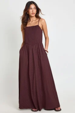 Robe Longue À Encolure Carrée Et Corsage Froncé Texturé