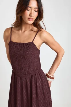 Robe Longue À Encolure Carrée Et Corsage Froncé Texturé