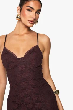 Robe Longue En Dentelle À Bretelles