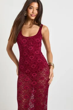 Robe Longue en Dentelle à Encolure Dégagée et Jupe Transparente