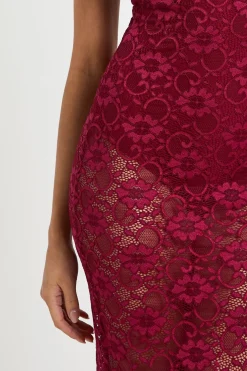 Robe Longue en Dentelle à Encolure Dégagée et Jupe Transparente