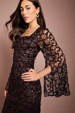 Robe Longue En Dentelle À Sequins Et Manches Longues