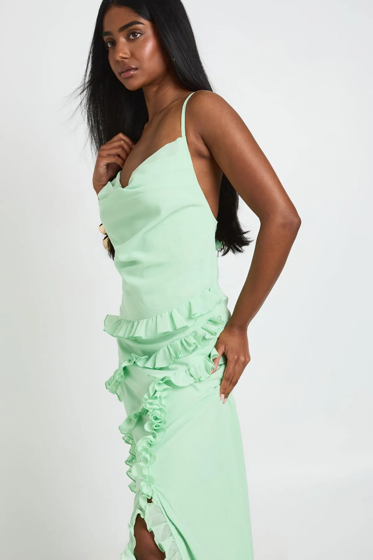 boohoo Robe Longue En Mousseline Col Bénitier Avec Détails À Volants<Femme Robes Bal De Promo|Robes