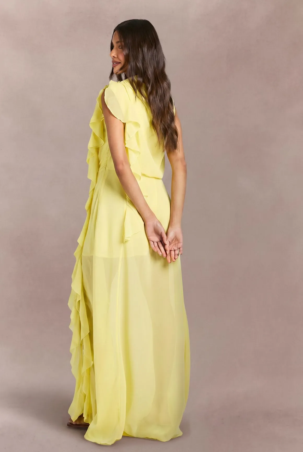 Robe Longue En Mousseline Col Montant Avec Détail De Volants