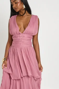 boohoo Robe Longue En Mousseline À Décolleté Plongeant Et Jupe À Volants Étagés<Femme Robes Demoiselles D'Honneur|Robes