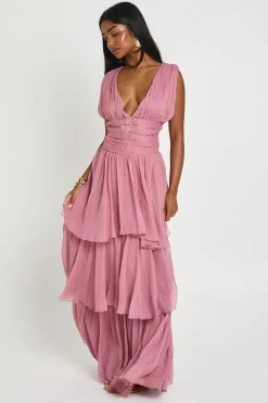 boohoo Robe Longue En Mousseline À Décolleté Plongeant Et Jupe À Volants Étagés<Femme Robes Demoiselles D'Honneur|Robes