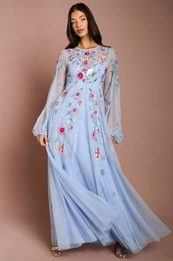 Robe Longue En Mousseline Ornée De Broderies