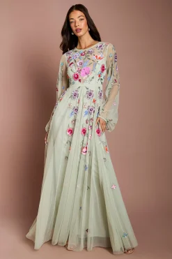 Robe Longue En Mousseline Ornée De Détails