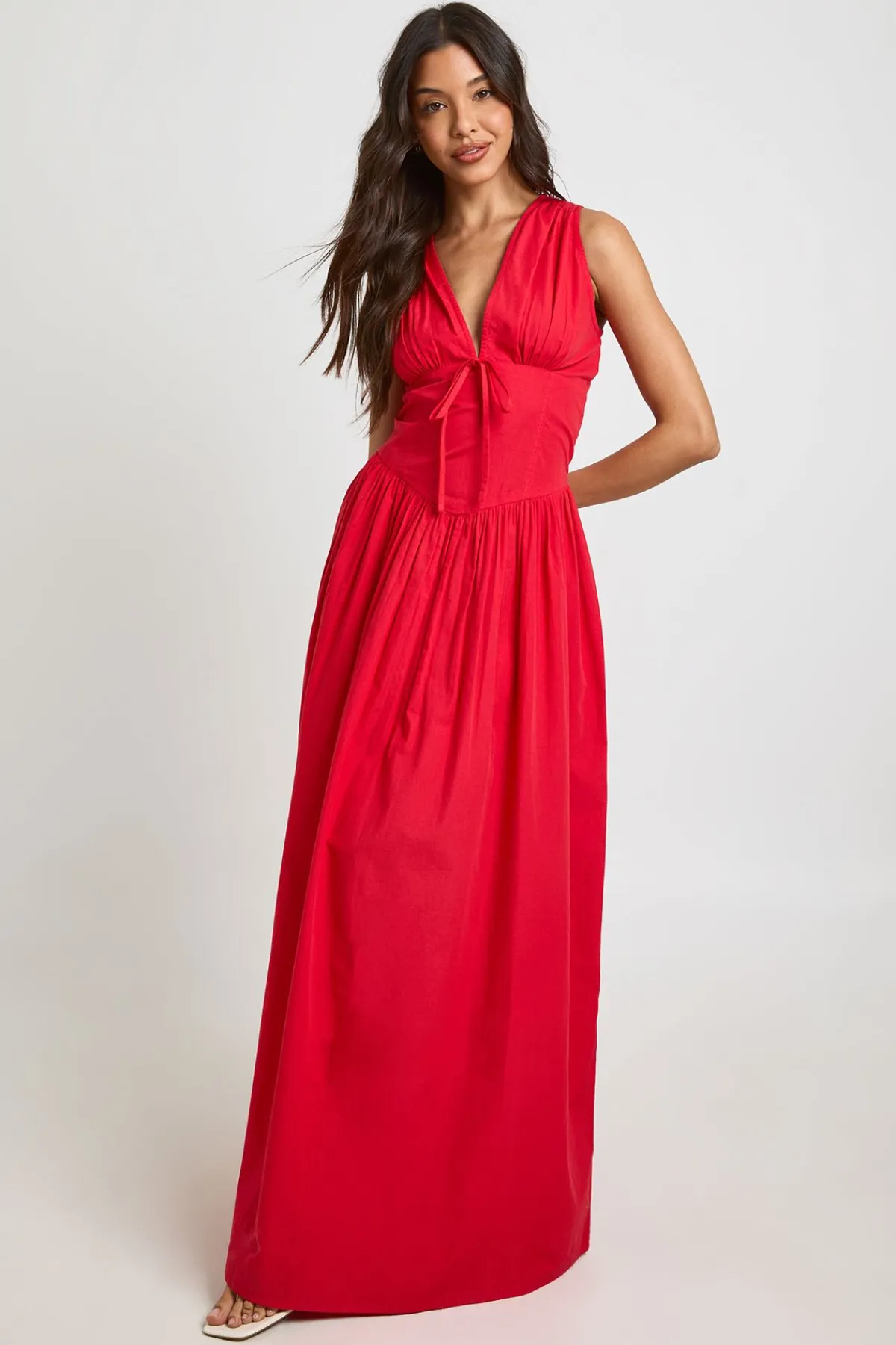 boohoo Robe Longue En Popeline De Coton Avec Décolleté Plongeant Et Taille Cintrée<Femme Robes Bal De Promo|Robes Patineuses