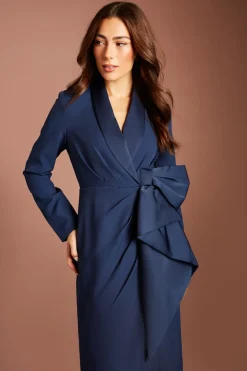 Robe Longue En Satin Coast Muse Avec Nœud Devant