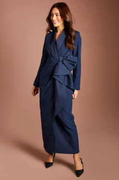 Robe Longue En Satin Coast Muse Avec Nœud Devant