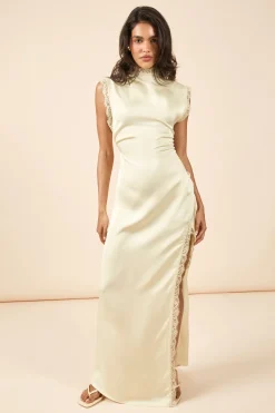 boohoo Robe Longue En Satin Col Montant Avec Bordure En Dentelle<Femme Robes Demoiselles D'Honneur|Satin Et Dentelle