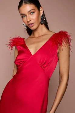 Coast Robe Longue En Satin Col V Avec Détail D'épaules À Plumes<Femme Satin Et Dentelle|Robes