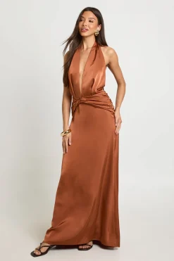 boohoo Robe Longue En Satin Décolleté Plongeant Dos Nu<Femme Satin Et Dentelle|Robes