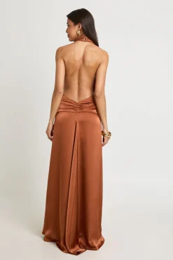 boohoo Robe Longue En Satin Décolleté Plongeant Dos Nu<Femme Satin Et Dentelle|Robes