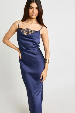 Robe longue en satin et dentelle à encolure drapée