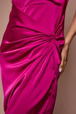 Robe Longue En Satin Froncée À Une Épaule