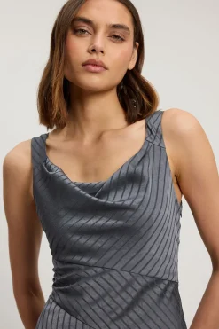 KarenMillen Robe Longue En Satin Martelé À Col Bénitier Et Bretelles Tissées<Femme Satin Et Dentelle|Robes